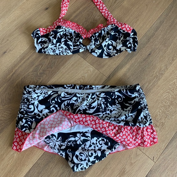 2 Piece Bathing Suit - 24th and Ocean - M - Picture 2 of 3